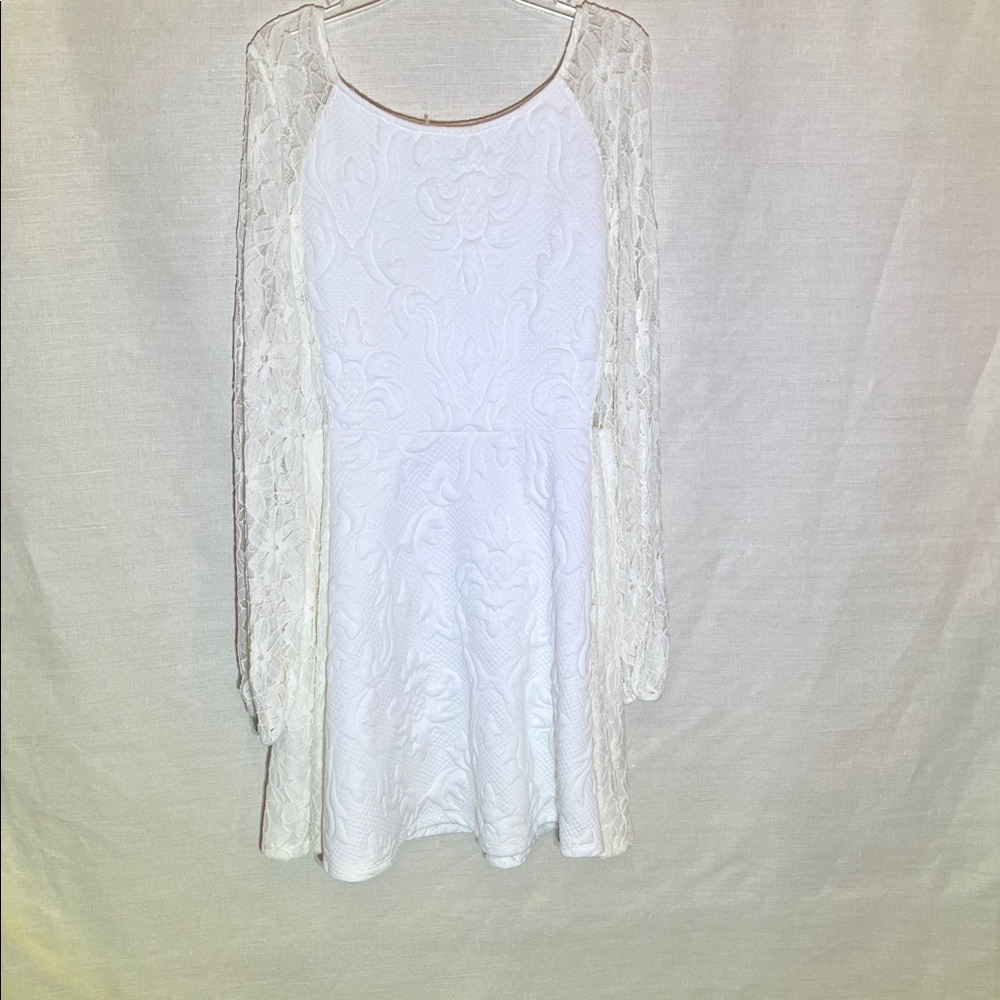 Elegant White Lace Sleeve Mini Dress